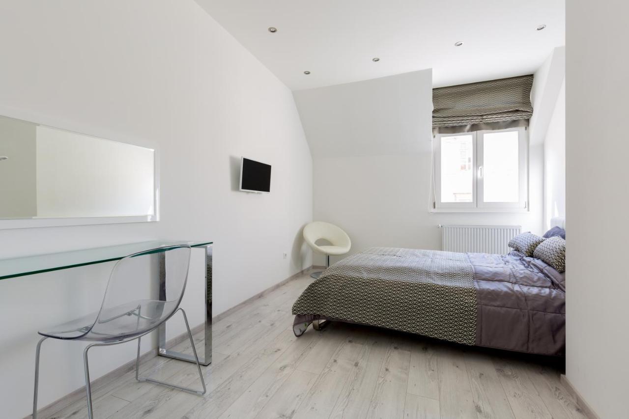 Budapest Central Square 2 Bedrooms Suite - Michaelides Voeroesmarty Square Residences Kültér fotó