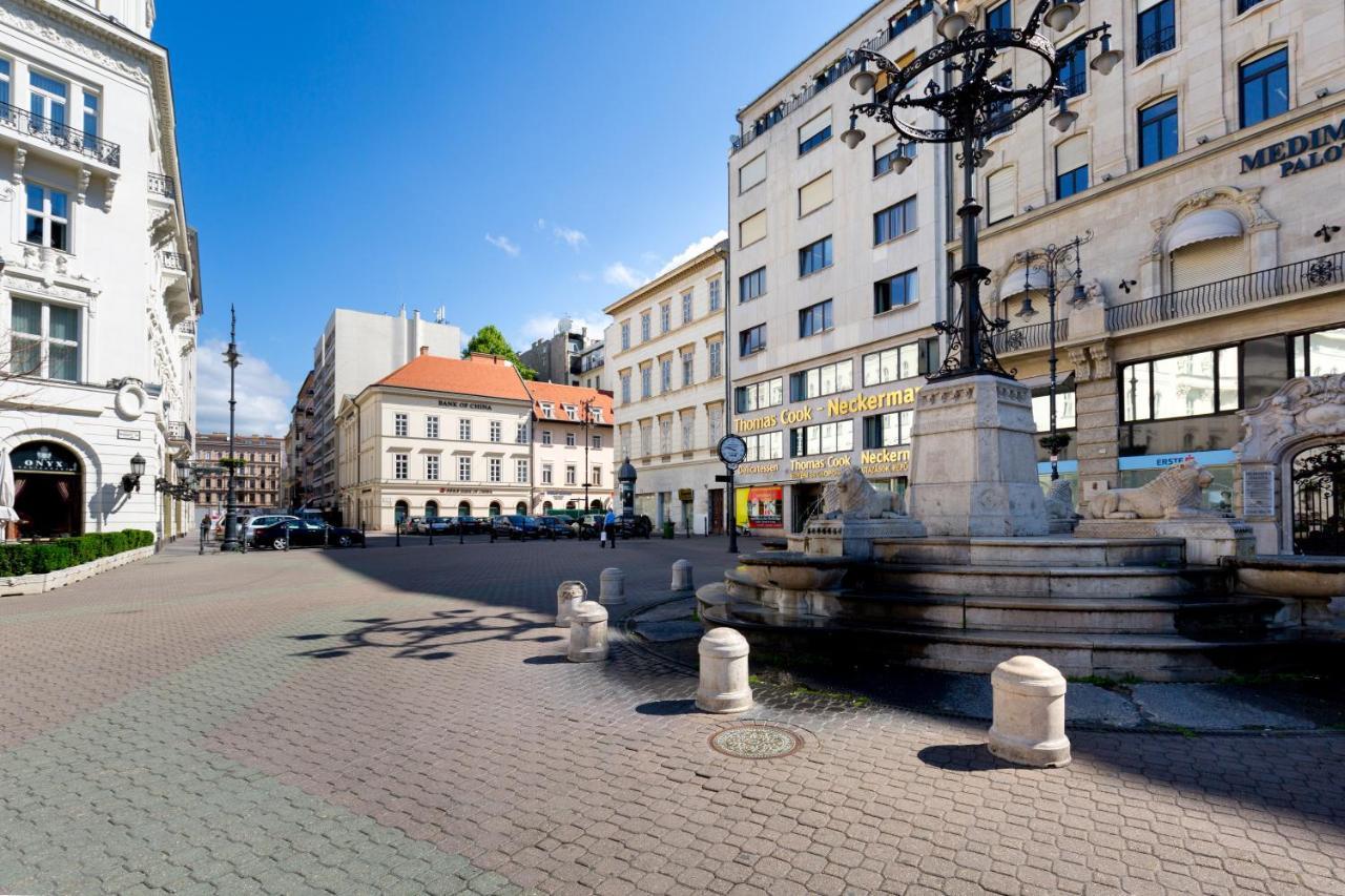 Budapest Central Square 2 Bedrooms Suite - Michaelides Voeroesmarty Square Residences Kültér fotó